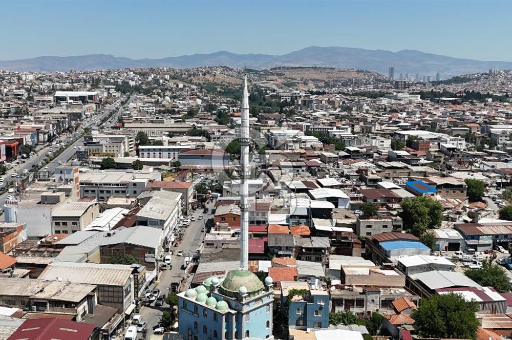 Karabağlar Sanayi de Komple Satılık Bina