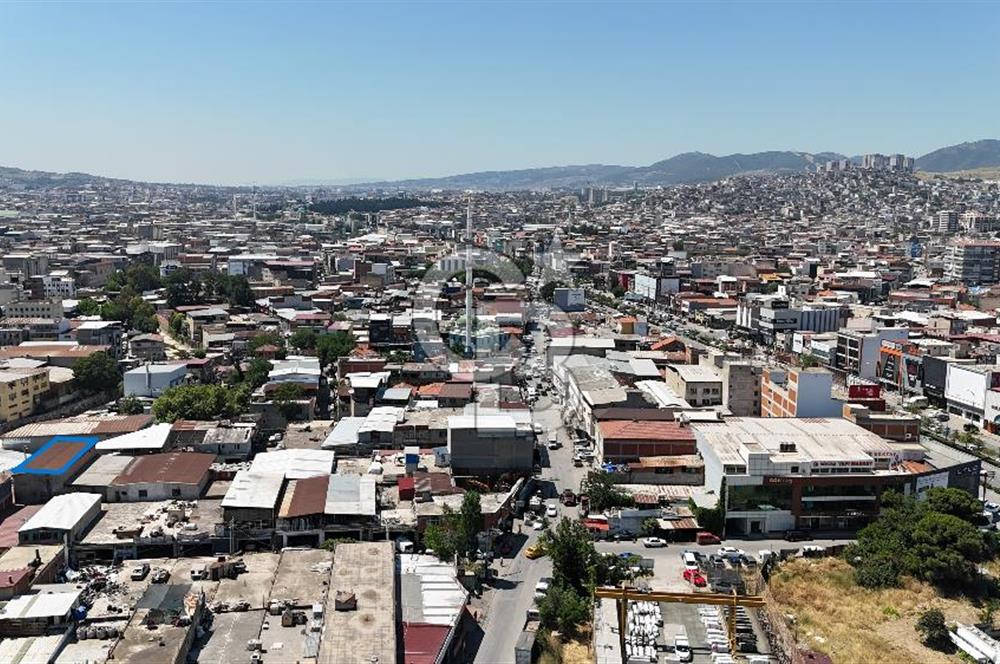 Karabağlar Sanayi de Komple Satılık Bina