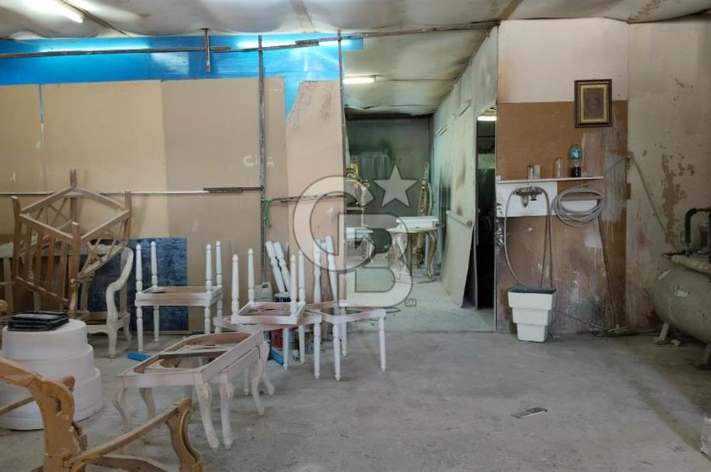 Karabağlar Sanayi de Komple Satılık Bina