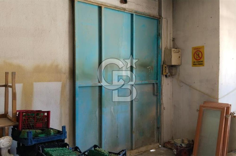 Karabağlar Sanayi de Komple Satılık Bina