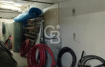 Karabağlar Sanayi de Komple Satılık Bina