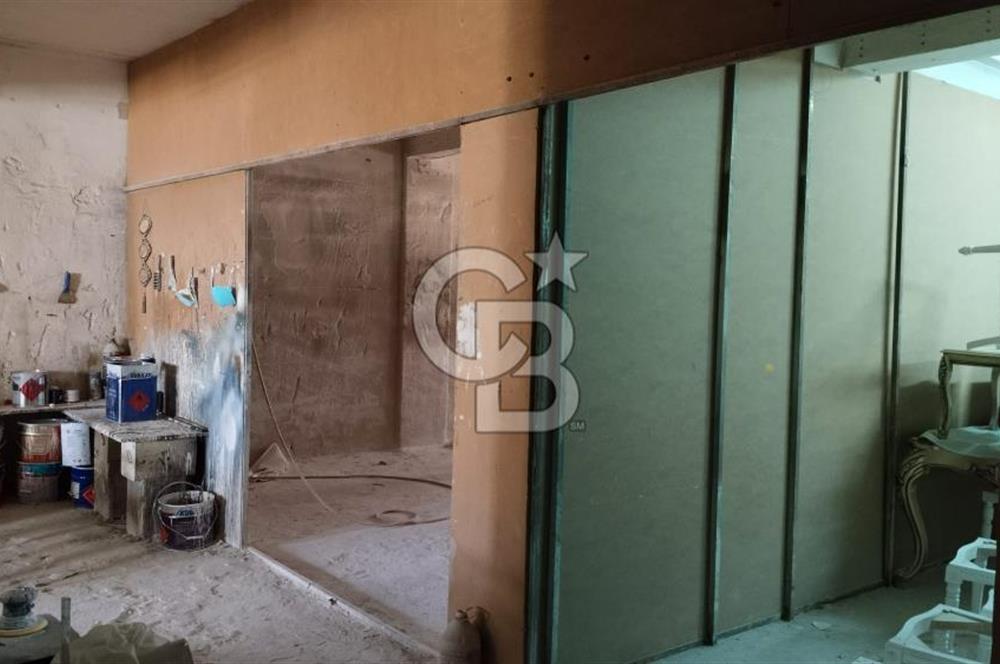 Karabağlar Sanayi de Komple Satılık Bina