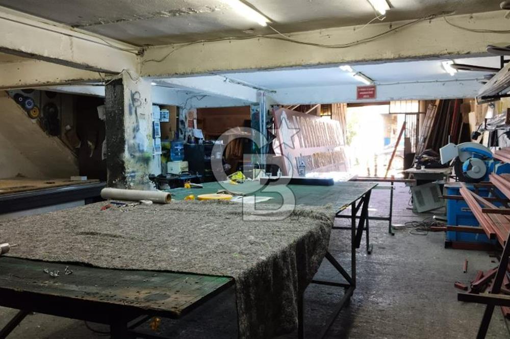 Karabağlar Sanayi de Komple Satılık Bina