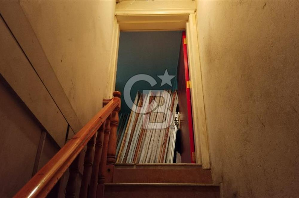 Karabağlar Sanayi de Komple Satılık Bina