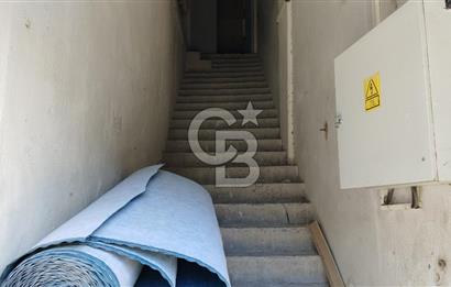 Karabağlar Sanayi de Komple Satılık Bina