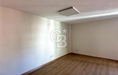 ÜSKÜDAR'DA TABELA DEĞERİ YÜKSEK SATILIK OFİS 