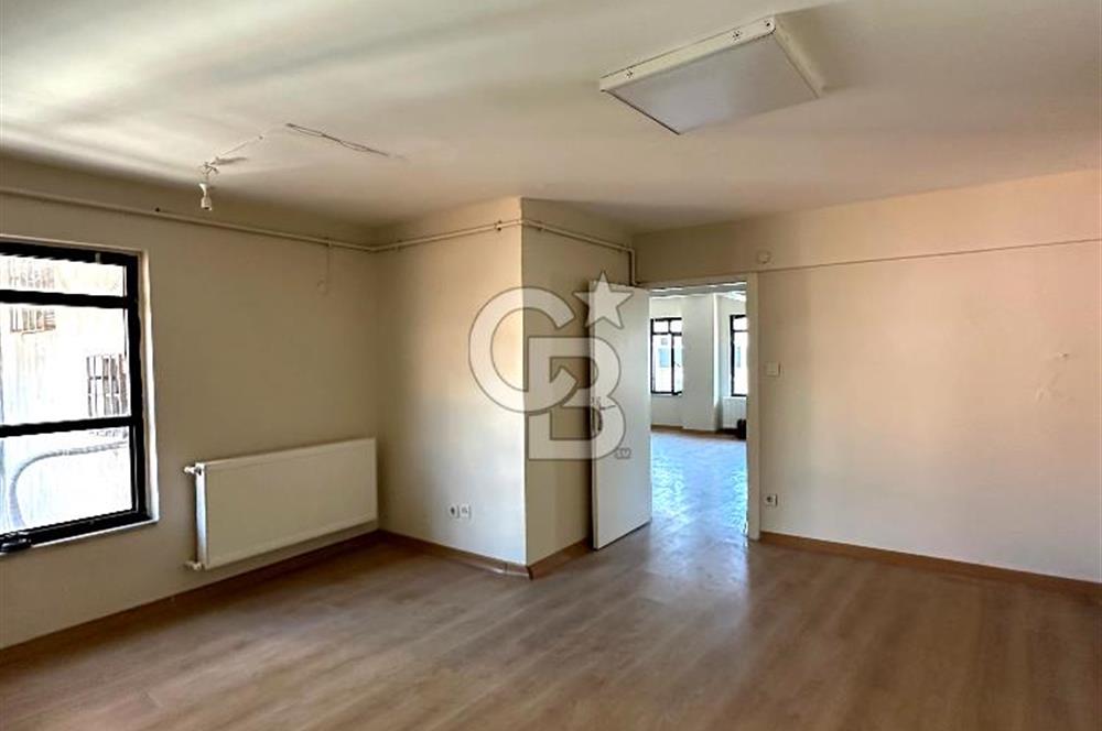 ÜSKÜDAR'DA TABELA DEĞERİ YÜKSEK SATILIK OFİS 