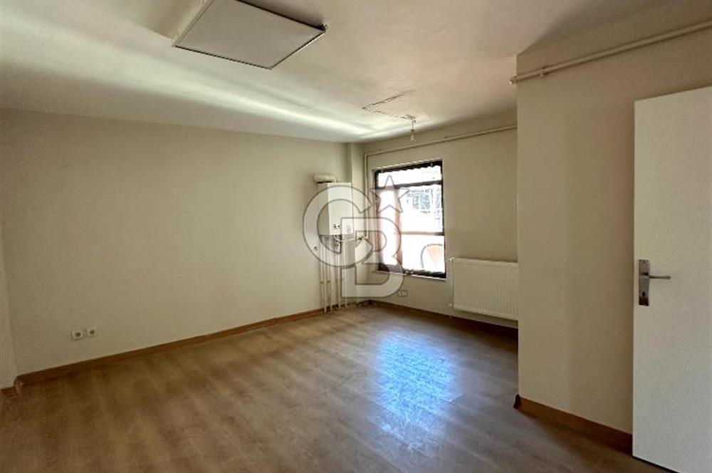 ÜSKÜDAR'DA TABELA DEĞERİ YÜKSEK SATILIK OFİS 