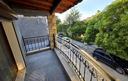 URLA YELALTI MAHALLESİN'DE EŞYALI KİRALIK TRİPLEKS VİLLA