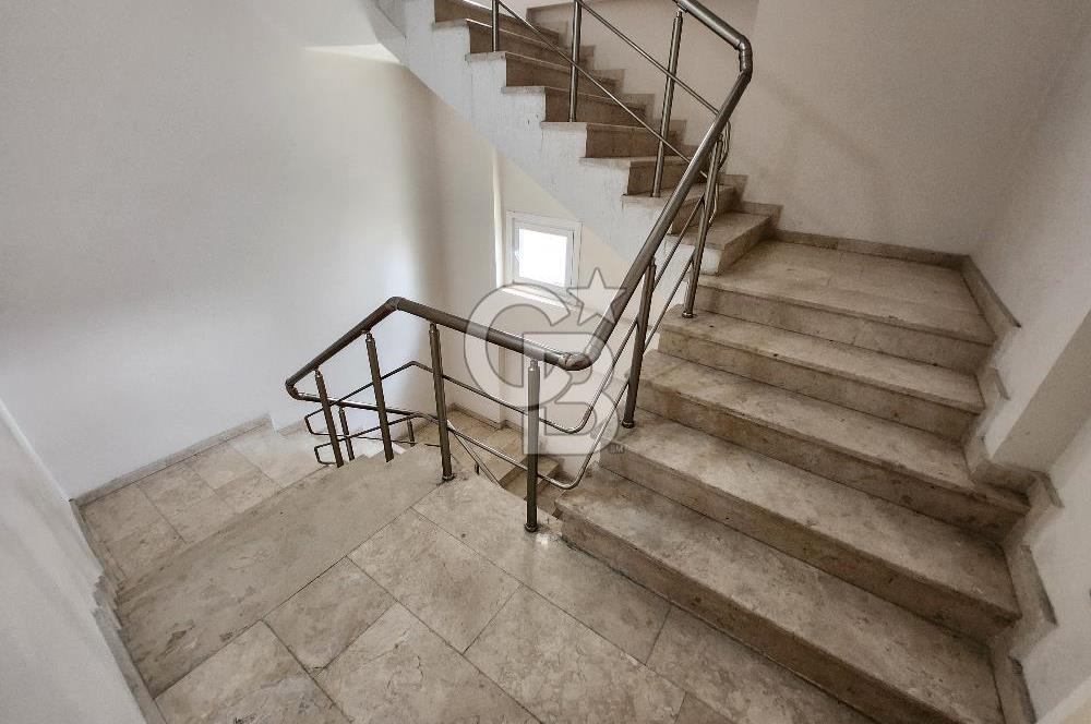 ATAŞEHİR ESATPAŞA MAHALLESİNDE CADDE ÜZERİ SATILIK 2+1 DAİRE