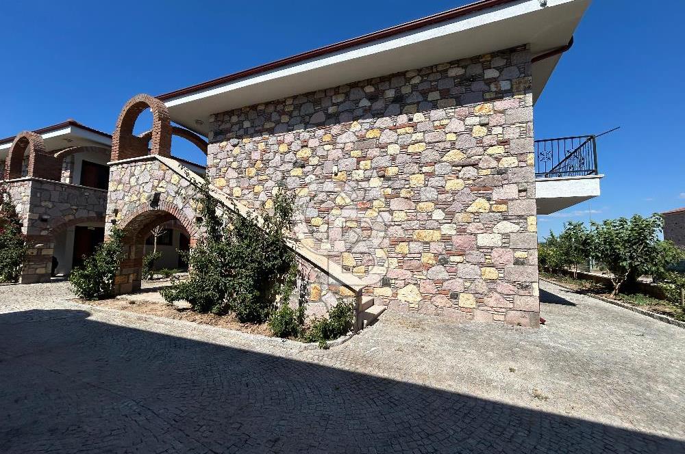 Küçükköy'de Havuzlu Sitede Satılık 2+1 Daireler