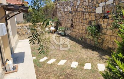 YENİ FOÇA'DA DENİZ MANZARALI MÜSTAKİL 4+2 HAVUZLU TRİPLEKS MÜSTAKİL VİLLA
