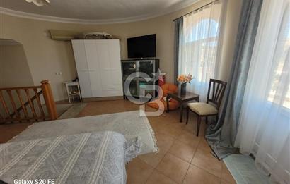 YENİ FOÇA'DA DENİZ MANZARALI MÜSTAKİL 4+2 HAVUZLU TRİPLEKS MÜSTAKİL VİLLA