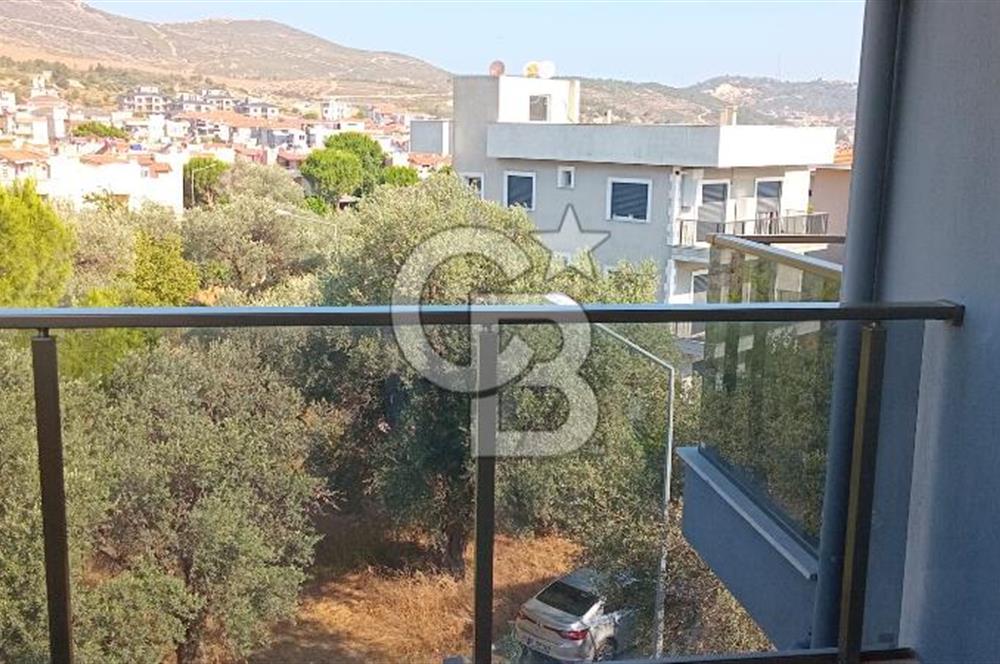 CB iYA'DAN YENİ FOÇA MERKEZDE LÜKS 2+1 KİRALIK DAİRE
