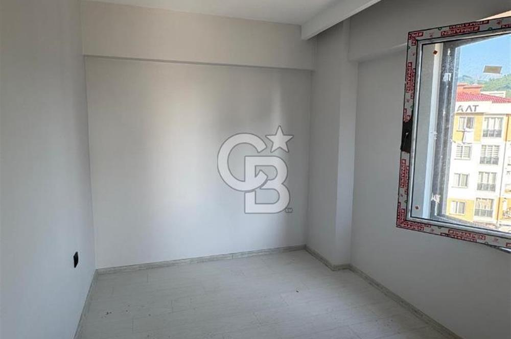 Cumhuriyet Mahallesinde 2+1 Havuzlu Site