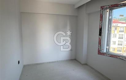 Cumhuriyet Mahallesinde 2+1 Havuzlu Site