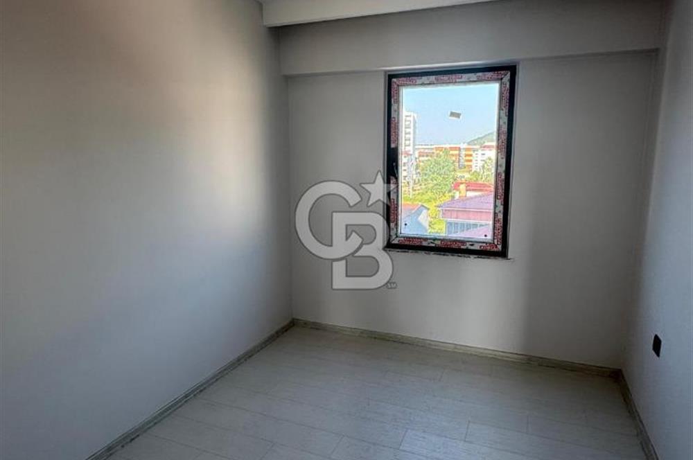 Cumhuriyet Mahallesinde 2+1 Havuzlu Site