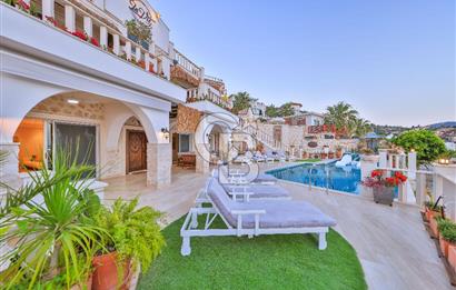 CB GİZ'DEN KAŞ KALKAN KÖMÜRLÜK'DE SATILIK 5+1 LÜKS VİLLA
