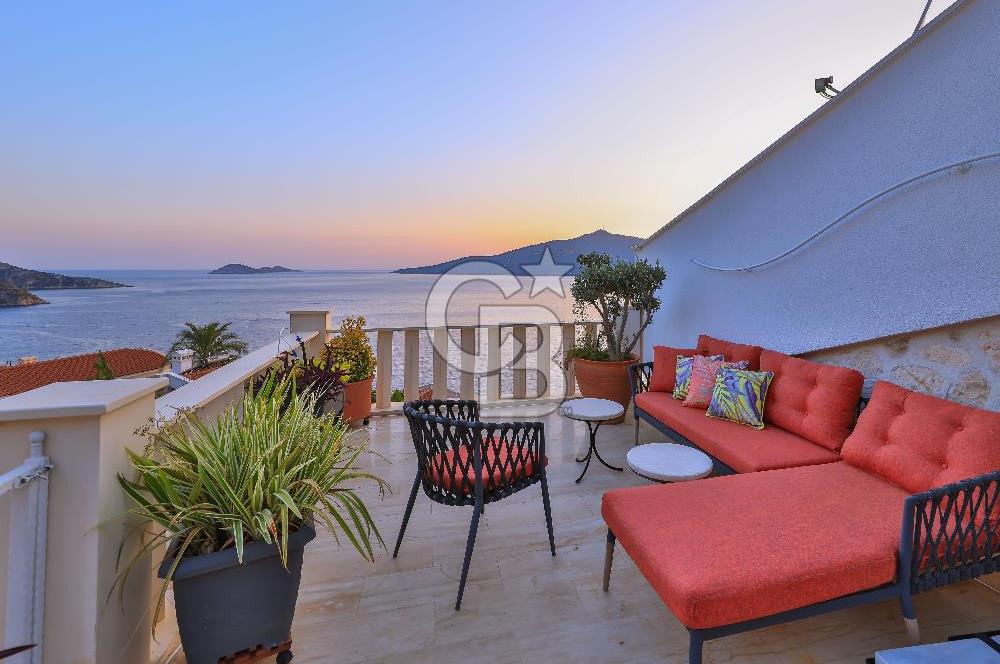 CB GİZ'DEN KAŞ KALKAN KÖMÜRLÜK'DE SATILIK 5+1 LÜKS VİLLA