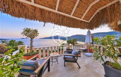 CB GİZ'DEN KAŞ KALKAN KÖMÜRLÜK'DE SATILIK 5+1 LÜKS VİLLA