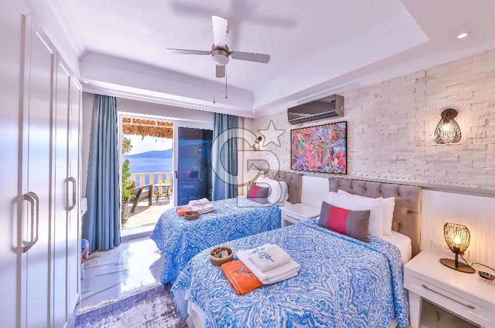 CB GİZ'DEN KAŞ KALKAN KÖMÜRLÜK'DE SATILIK 5+1 LÜKS VİLLA