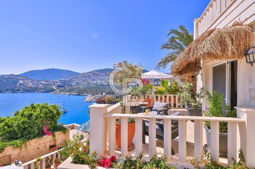 CB GİZ'DEN KAŞ KALKAN KÖMÜRLÜK'DE SATILIK 5+1 LÜKS VİLLA