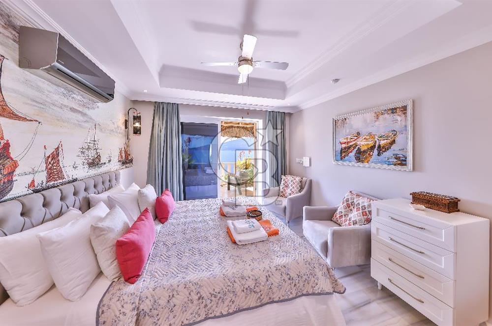 CB GİZ'DEN KAŞ KALKAN KÖMÜRLÜK'DE SATILIK 5+1 LÜKS VİLLA