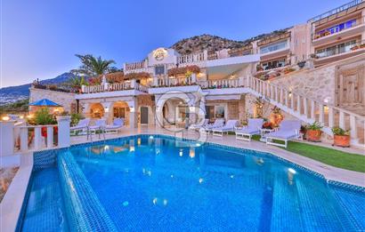 CB GİZ'DEN KAŞ KALKAN KÖMÜRLÜK'DE SATILIK 5+1 LÜKS VİLLA
