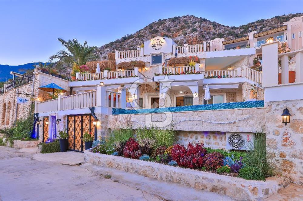 CB GİZ'DEN KAŞ KALKAN KÖMÜRLÜK'DE SATILIK 5+1 LÜKS VİLLA