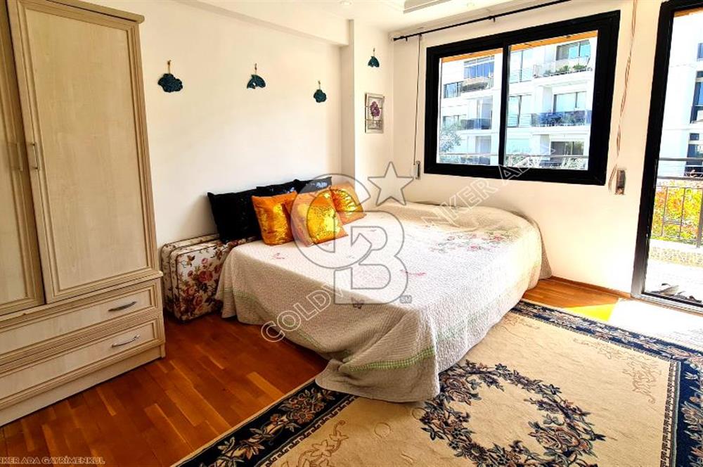 Kuşadası Merkezde Eşyalı Deniz Manzaralı 3+1 Kiralık Daire
