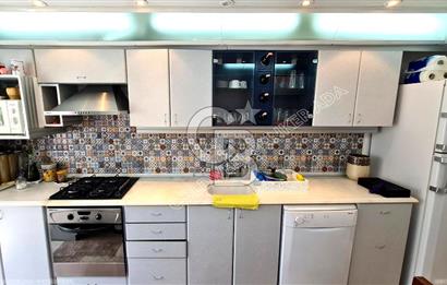 Kuşadası Merkezde Eşyalı Deniz Manzaralı 3+1 Kiralık Daire