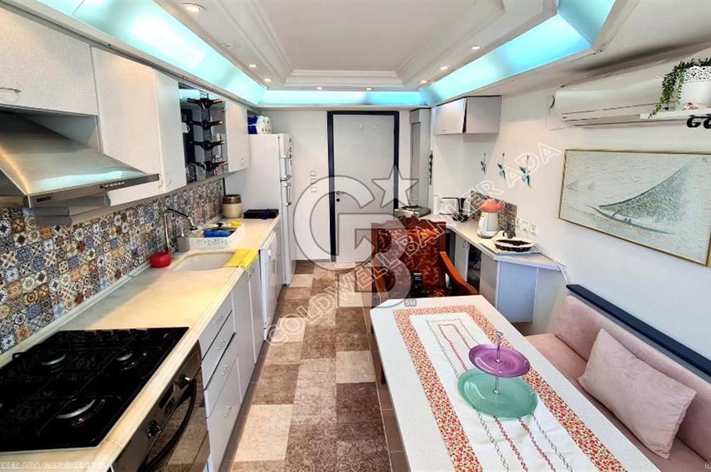 Kuşadası Merkezde Eşyalı Deniz Manzaralı 3+1 Kiralık Daire