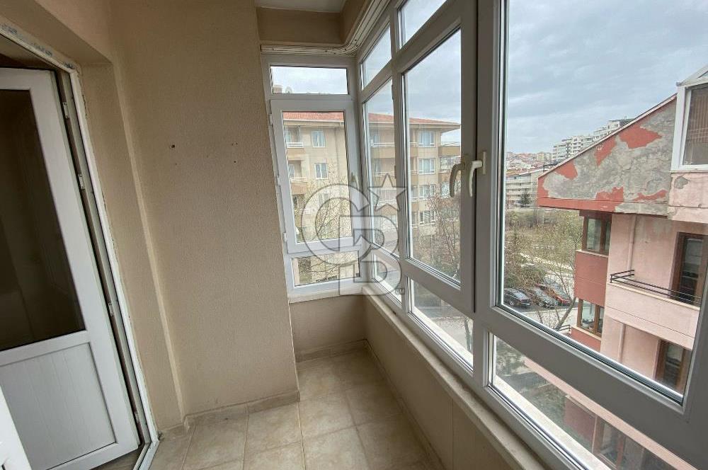 YILDIZEVLERDE 4 ADET BALKONLU GÜNEY CEPHEDE FERAH İÇİ BOŞ DAİRE