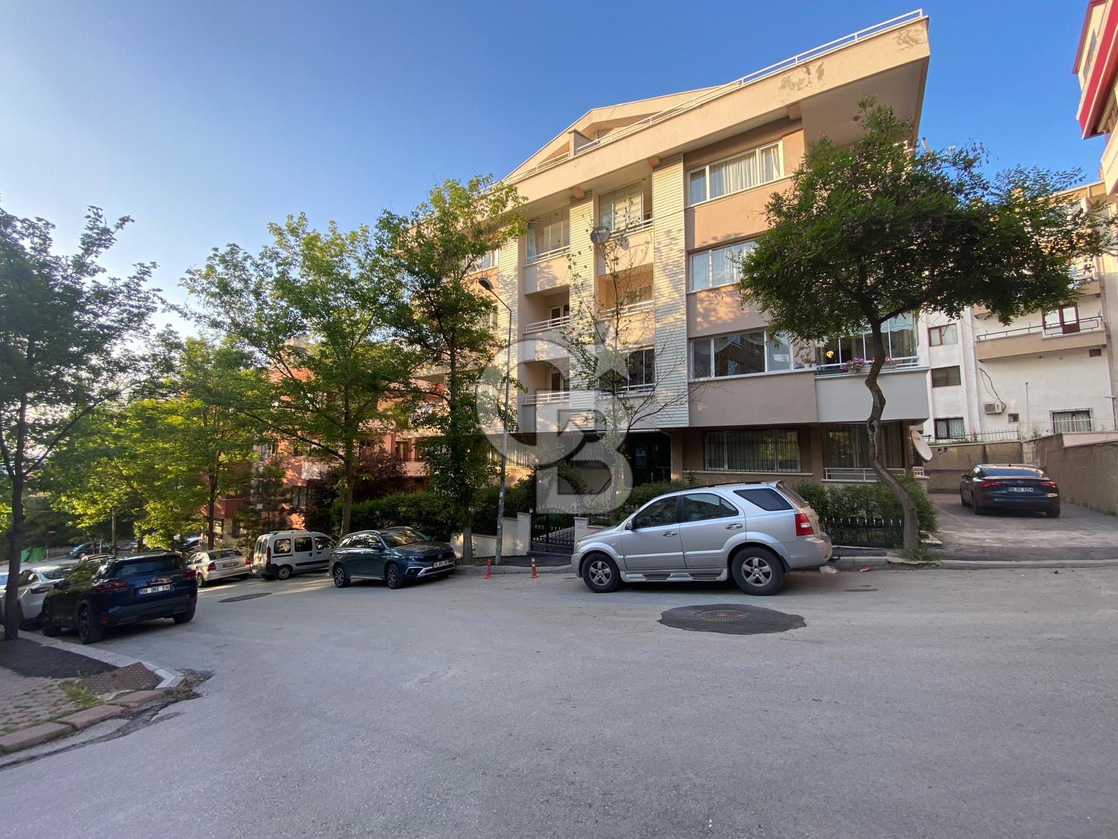 GÜNEY CEPHE İÇİ BOŞ 4 ADET BALKONLU 120MT2 FERAH DAİRE