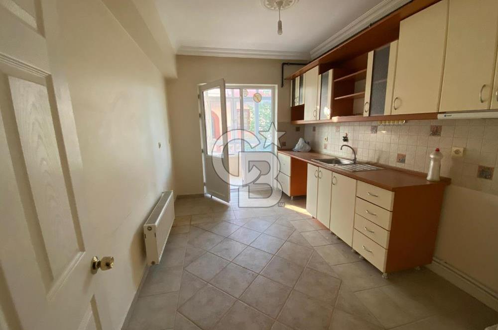 GÜNEY CEPHE İÇİ BOŞ 4 ADET BALKONLU 120MT2 FERAH DAİRE