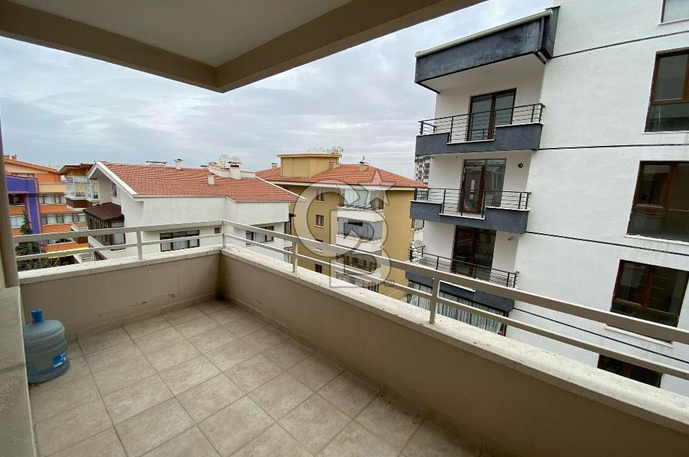 YILDIZEVLERDE 4 ADET BALKONLU GÜNEY CEPHEDE FERAH İÇİ BOŞ DAİRE