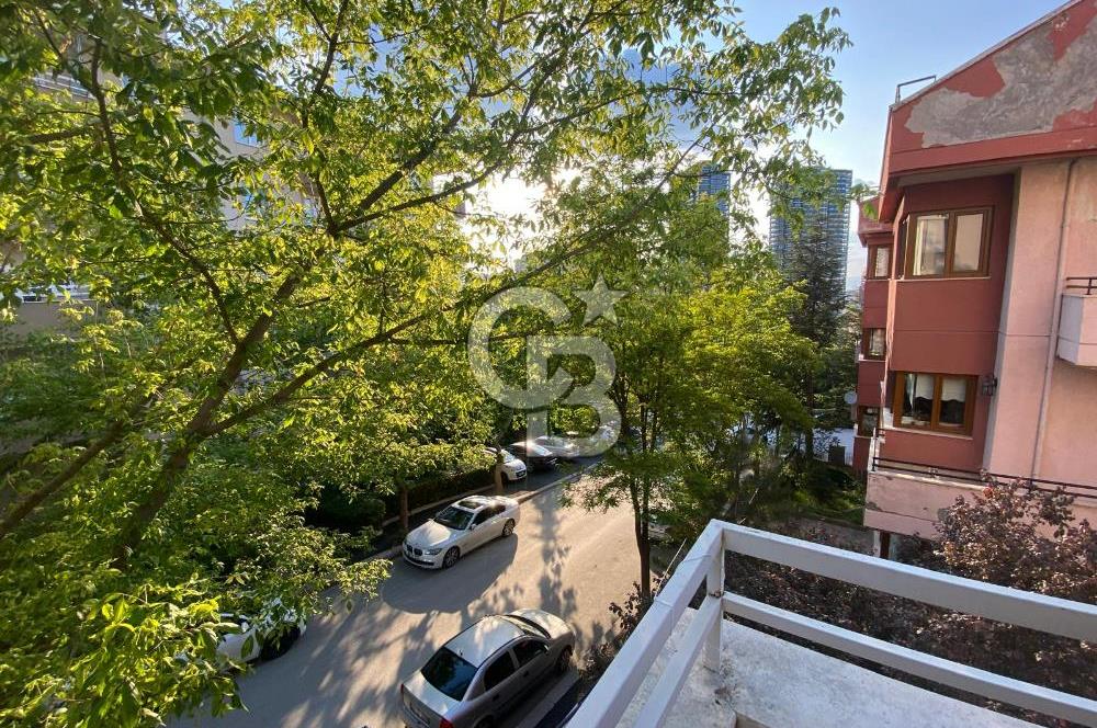 GÜNEY CEPHE İÇİ BOŞ 4 ADET BALKONLU 120MT2 FERAH DAİRE