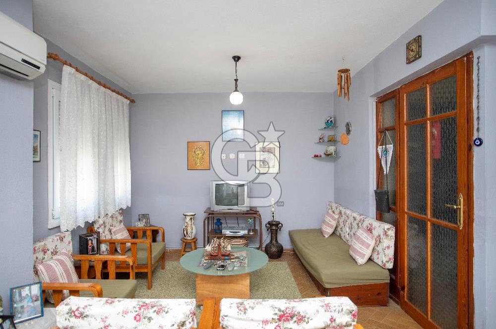 Eski Foça Merkezde Satılık 2+1 Daire