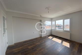 Girne Bulvarı Üzerinde Satılık 2+1 Tadilatlı Asansörlü Daire
