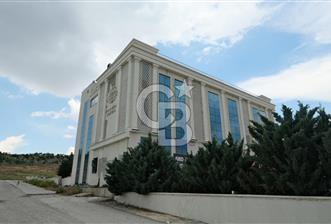 Park Caddesinde, yol cepheli 6 katlı prestijli bina