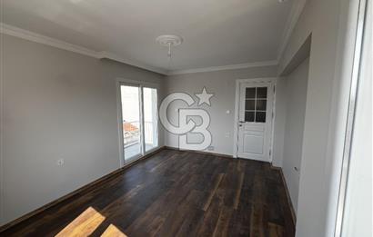 Girne Bulvarı Üzerinde Satılık 2+1 Tadilatlı Asansörlü Daire