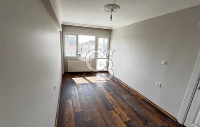 Girne Bulvarı Üzerinde Satılık 2+1 Tadilatlı Asansörlü Daire
