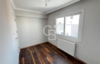 Girne Bulvarı Üzerinde Satılık 2+1 Tadilatlı Asansörlü Daire