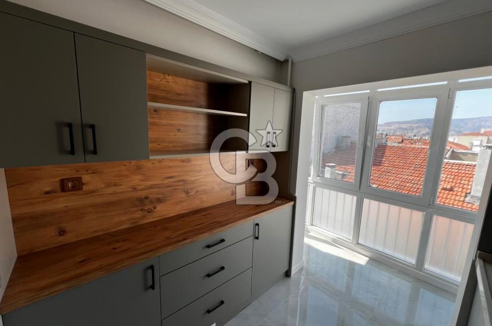 Girne Bulvarı Üzerinde Satılık 2+1 Tadilatlı Asansörlü Daire
