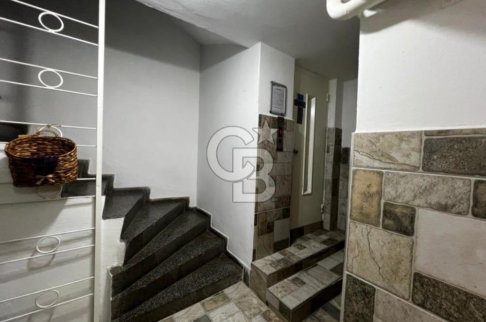 Girne Bulvarı Üzerinde Satılık 2+1 Tadilatlı Asansörlü Daire