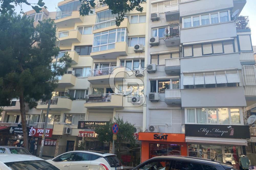 Girne Bulvarı Üzerinde Satılık 2+1 Tadilatlı Asansörlü Daire