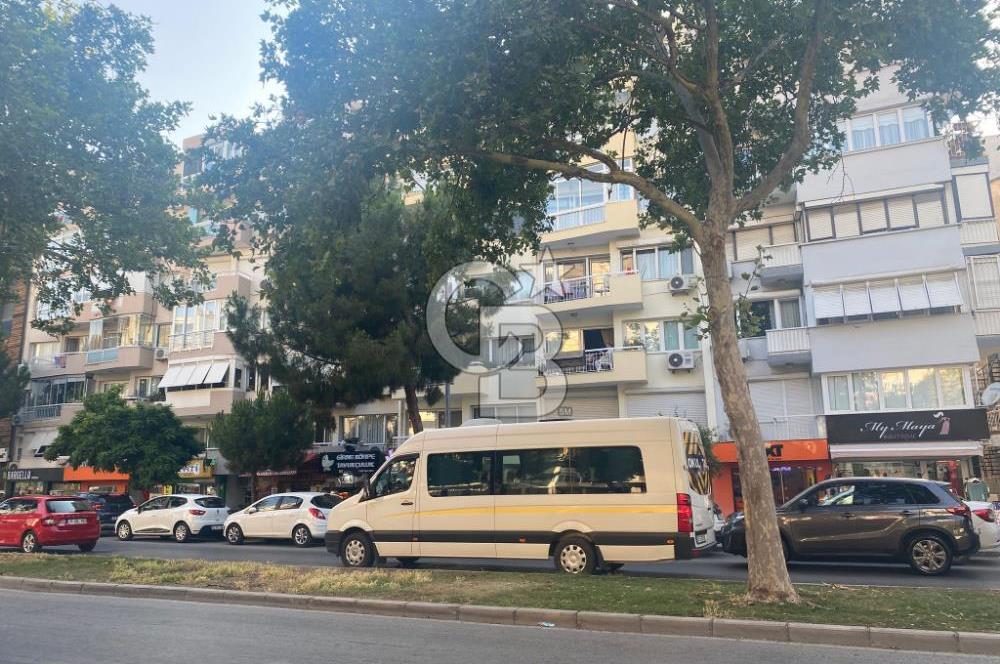 Girne Bulvarı Üzerinde Satılık 2+1 Tadilatlı Asansörlü Daire