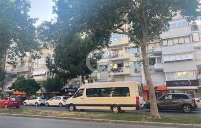 Girne Bulvarı Üzerinde Satılık 2+1 Tadilatlı Asansörlü Daire