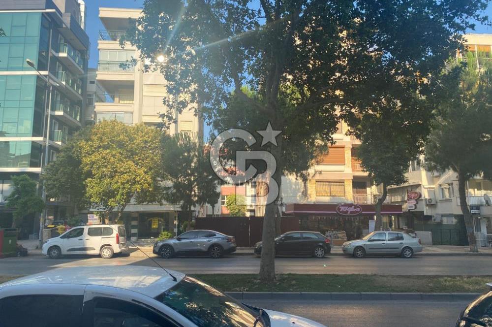 Girne Bulvarı Üzerinde Satılık 2+1 Tadilatlı Asansörlü Daire