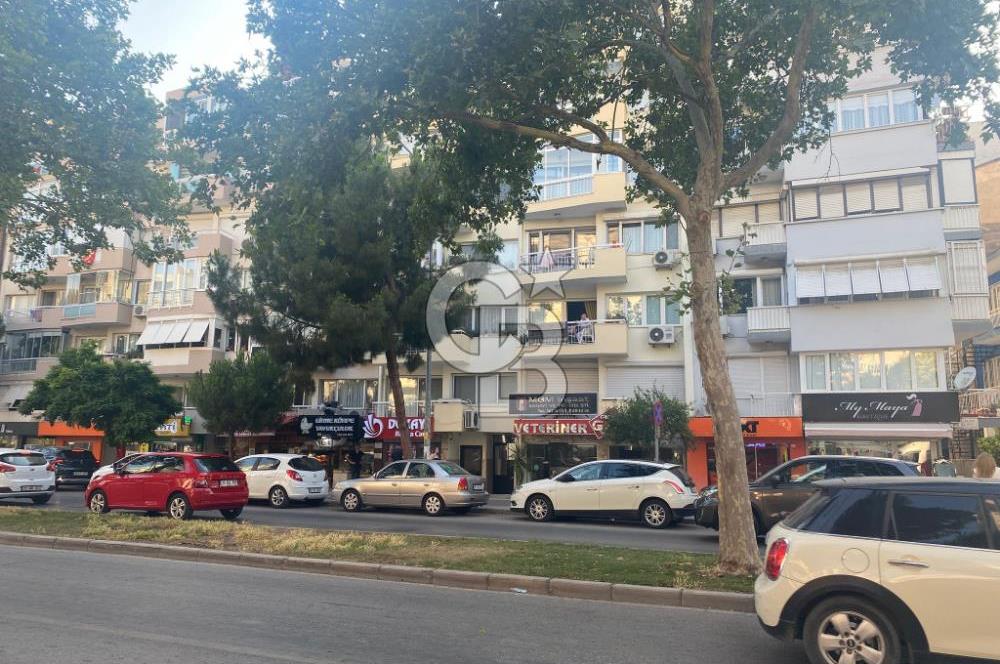 Girne Bulvarı Üzerinde Satılık 2+1 Tadilatlı Asansörlü Daire